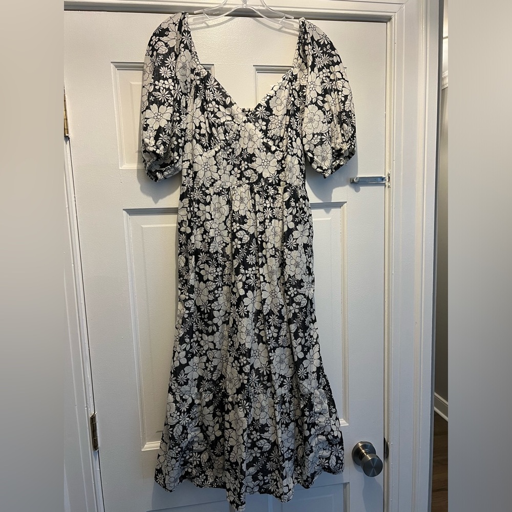 GAP black and white floral dress